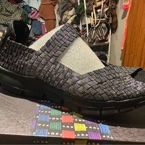 bernie mev. Black and Silver Flats